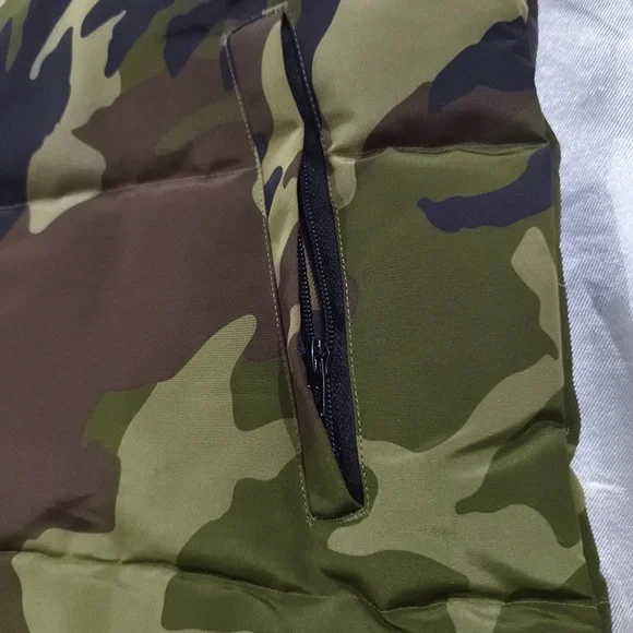 Canada Goose Waterproof And Windproof Camouflage Hooded Down Jacket - Picture 6 of 13